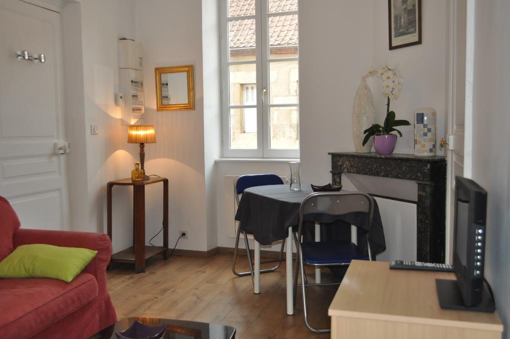 L'Appartement D'Aymar Moulins  Bagian luar foto